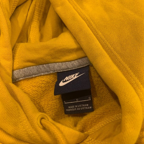 Mustard yellow nike hoodie - Picture 3 of 3